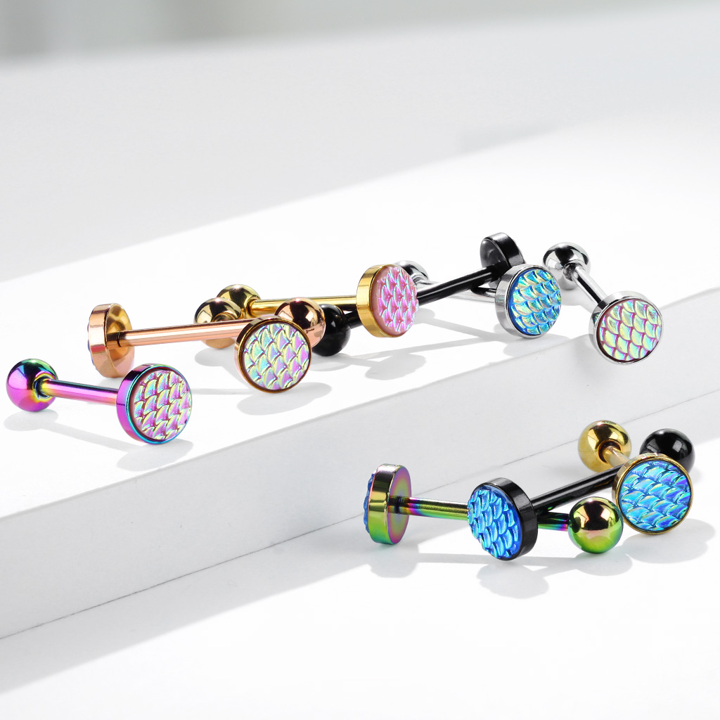 Zungenpiercing mit farblich nuancierten Schuppendesign
