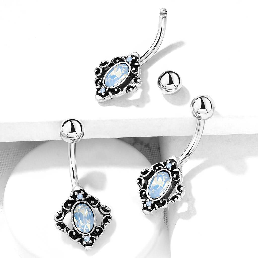 Bauchnabelpiercing mit Opalitsteinen und filigranem Quadrat
