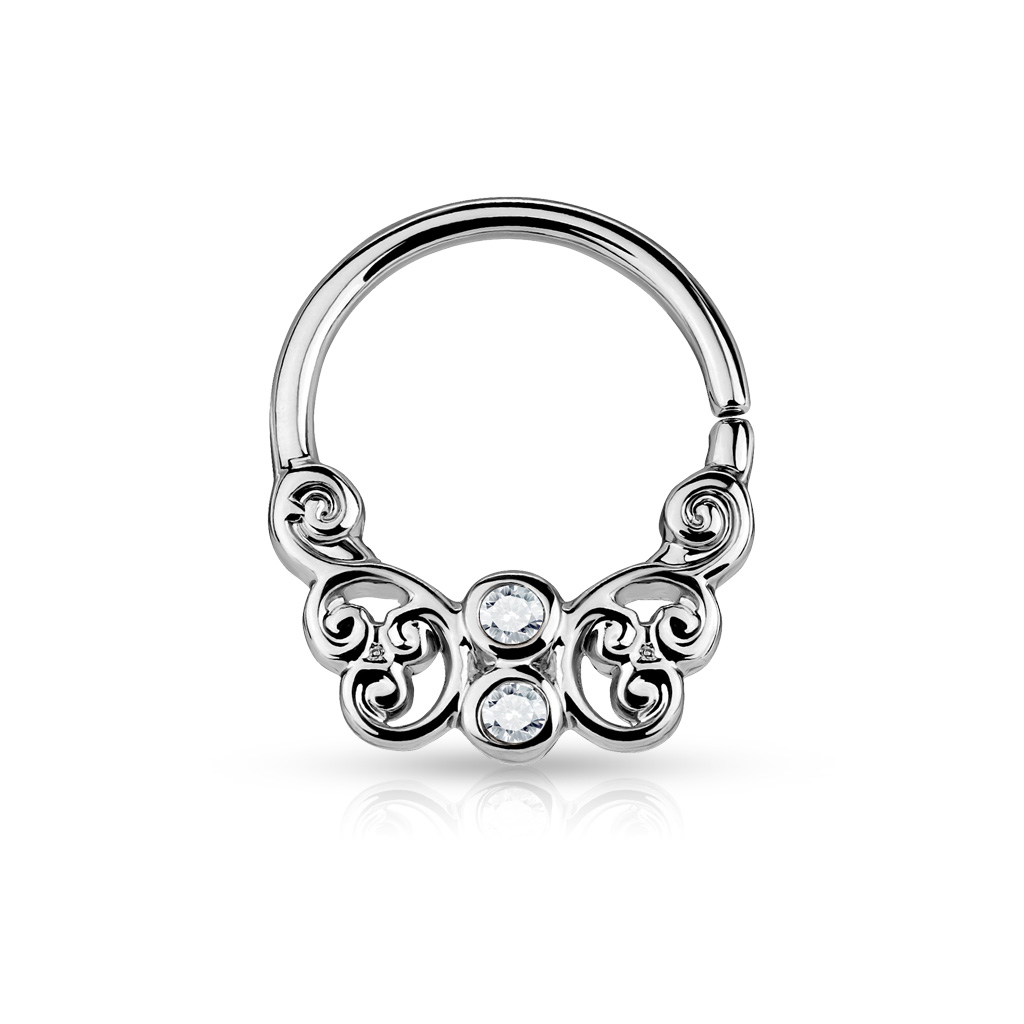 Septumpiercing mit verschnörkelten Schmetterling