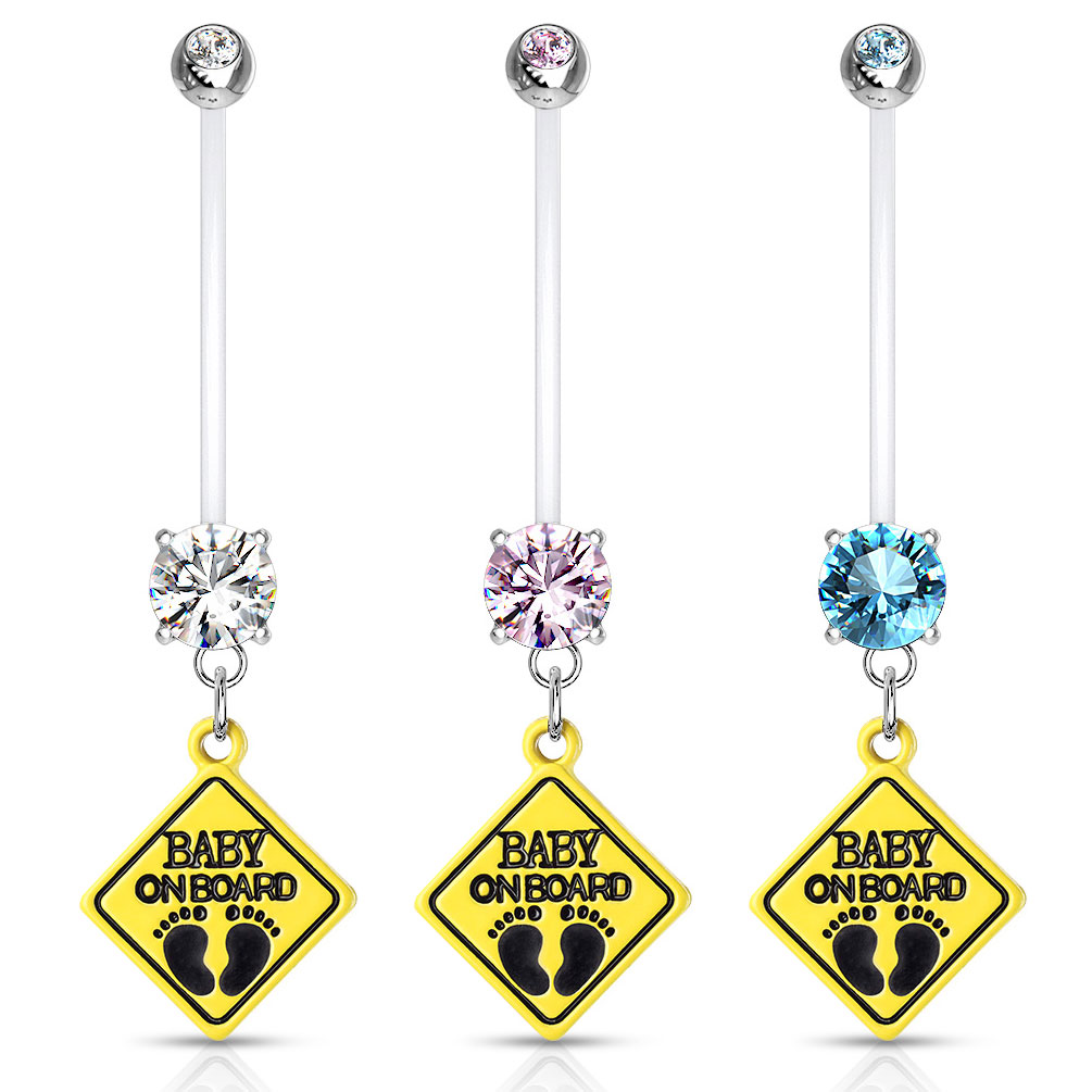 Bauchnabelpiercing für Schwangere mit Baby on Board Schild
